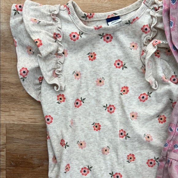 Floral and Ruffle Girls Tops Bundle - Picture 3 of 10